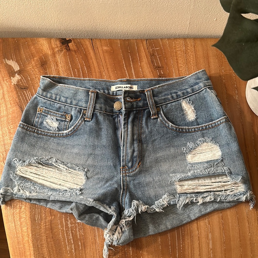 High waisted ripped Billibong jean shorts